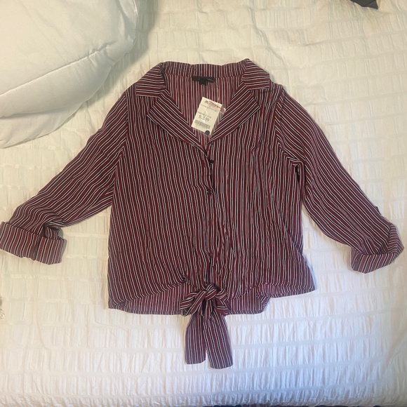 NWT EM Cropped Blouse in Burgundy/Black/White Stripe with tie up front - Size Sm - Picture 1 of 5